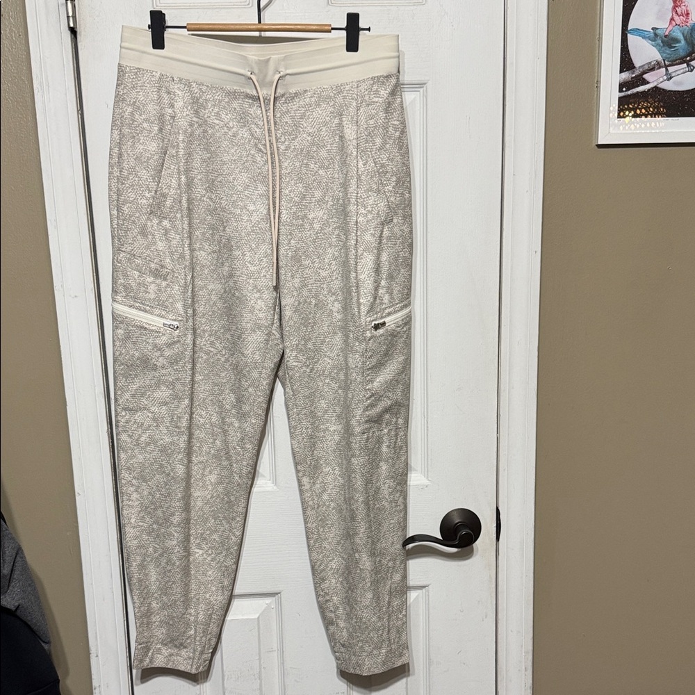 Athleta Venture Printed Pant Beige Patterned Joggers